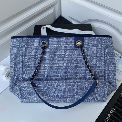  Handbag  Chanel  size  38*30*21 cm