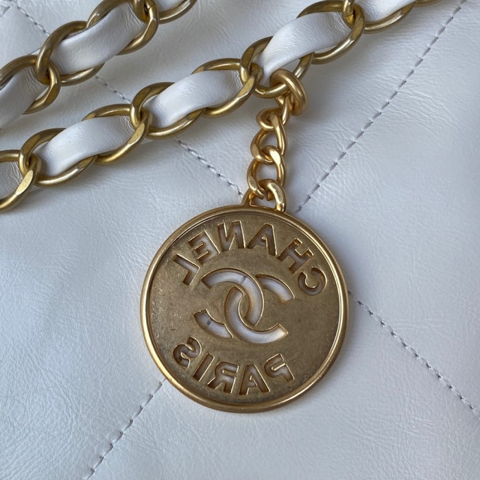 Handbag   Chanel  AS3263  size  18X20X6.5 cm