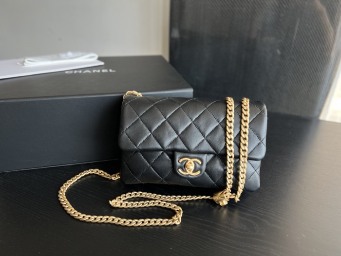 Handbag   Chanel  3393  size  16cmx25cm10 cm