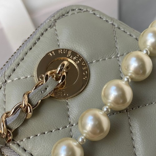 Handbag   Chanel  AP2581  size 8.5*11*7 cm