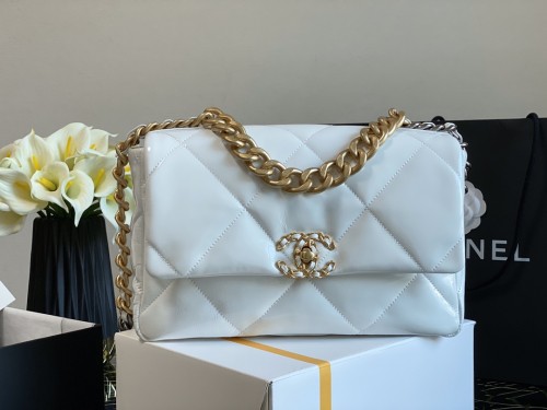 Handbag   Chanel  size  30 cm