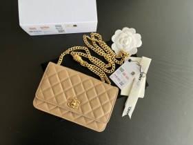 Handbag   Chanel  AP3043  size  19 cm
