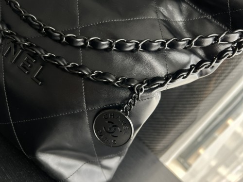 Handbag   Chanel  size 35cmx37cmx7 cm