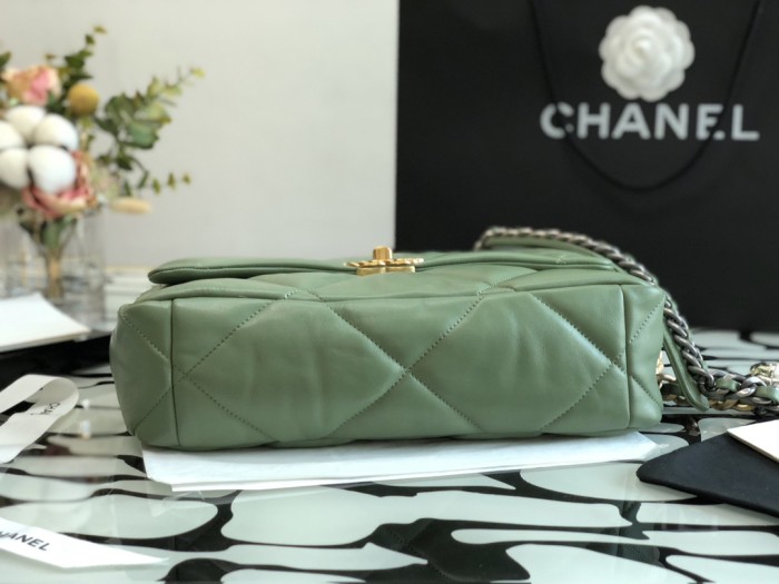 Handbag   Chanel  size 30  cm