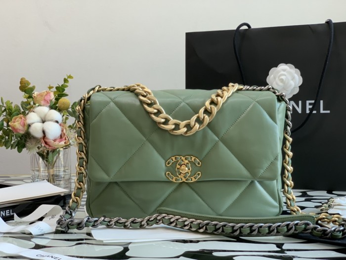 Handbag   Chanel  size 30  cm