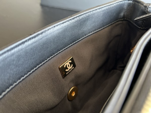 Handbag   Chanel  3393  size  16cmx25cm10 cm