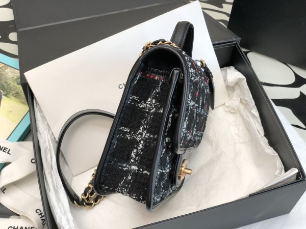 Handbag   Chanel   size  𝟷𝟽*𝟸𝟶.𝟻 *𝟼 𝚌𝚖