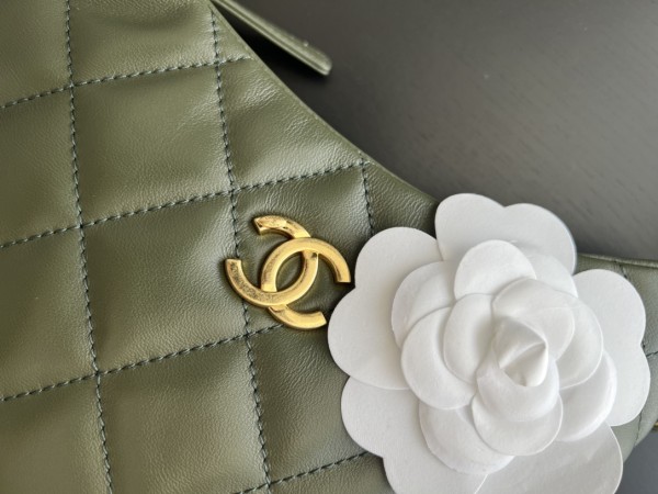 Handbag   Chanel  size  17.5cm24cm6 cm