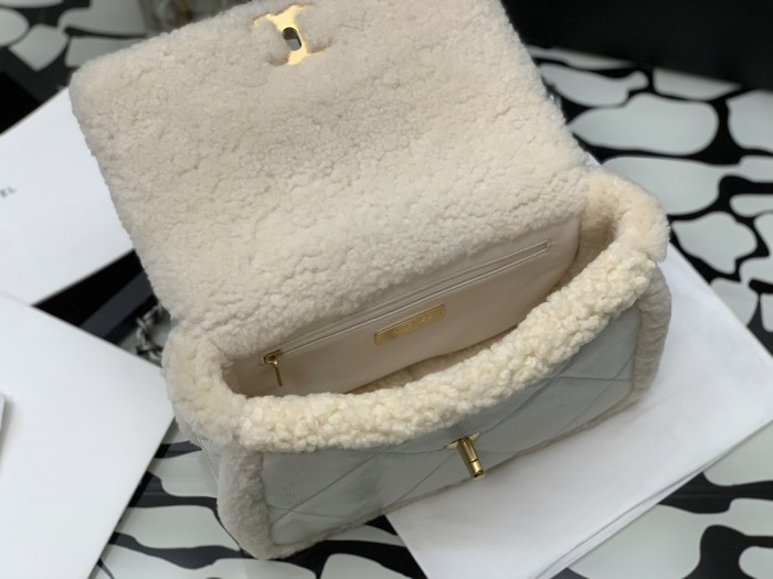 Handbag   Chanel size  26  cm