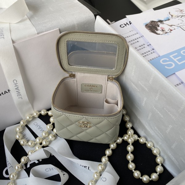 Handbag   Chanel  AP2581  size 8.5*11*7 cm