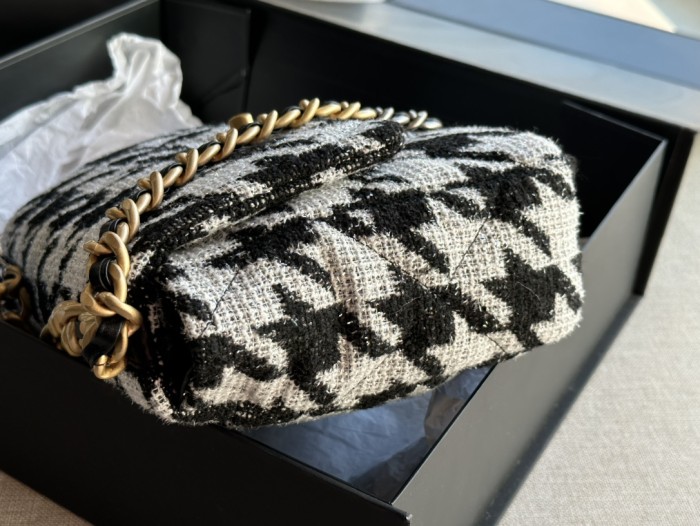 Handbag   Chanel AS1161  size  30 CM