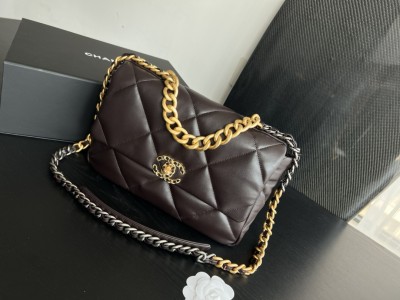 Handbag   Chanel  1160  size  26cmx16cmx9 cm