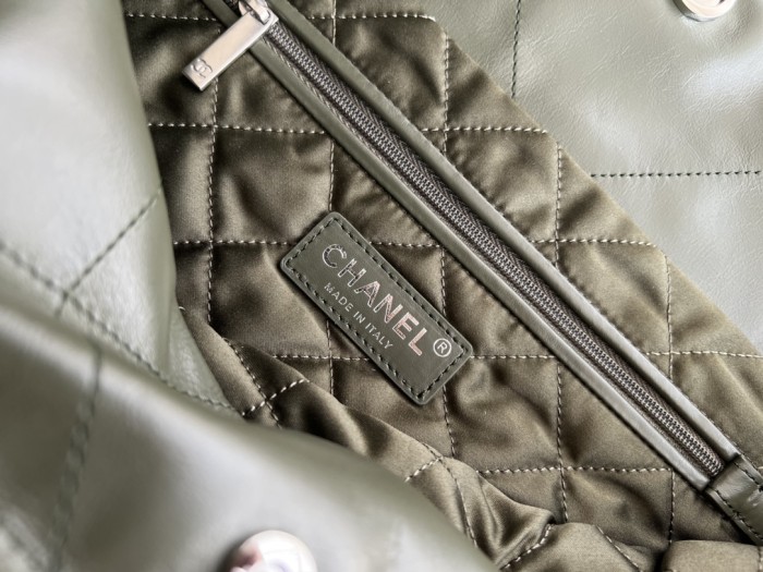 Handbag   Chanel  size  35cmx37cmx7 cm