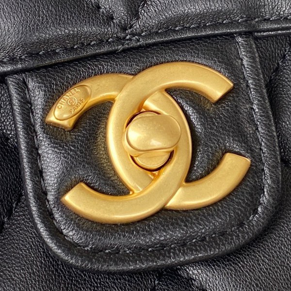 Handbag   Chanel AS3649  size 18X19.5X9.5 cm