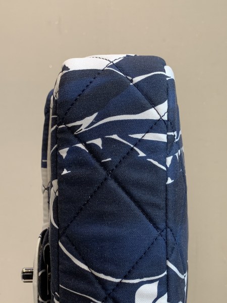  Handbag   Chanel  size 23×14×5.5 cm