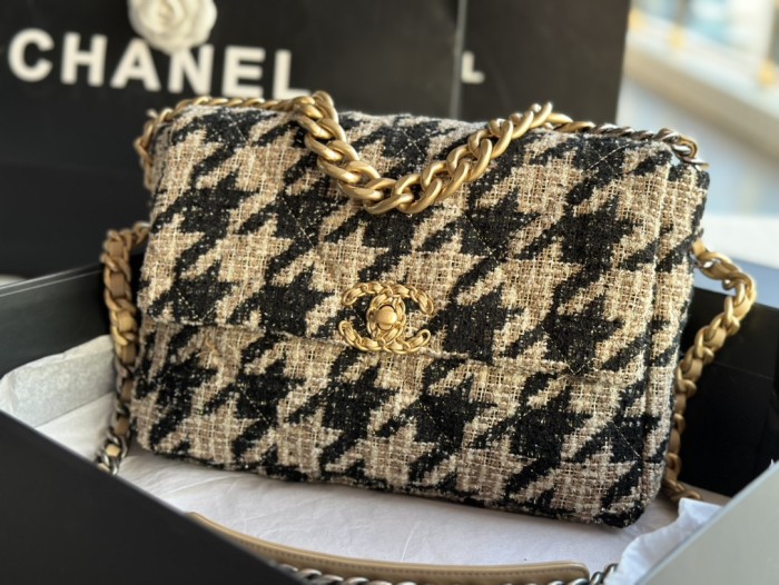 Handbag   Chanel  AS1161  size 30 CM