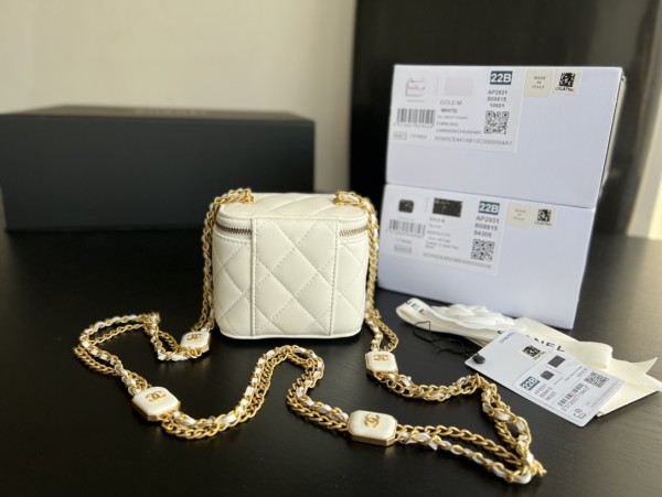 Handbag   Chanel  2931  size 8.5cmx11cmx7 cm