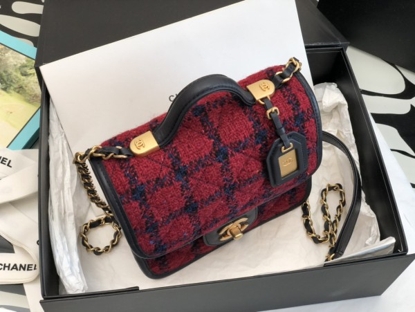 Handbag   Chanel  size 𝟷𝟽*𝟸𝟶.𝟻 *𝟼 𝚌𝚖