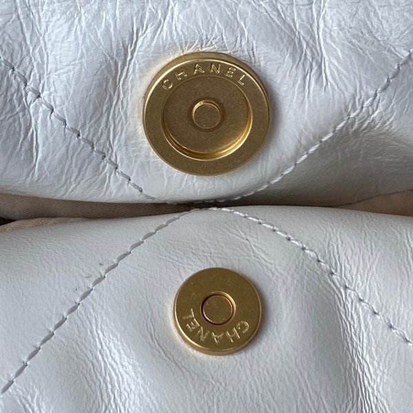 Handbag   Chanel  AS3263  size  18X20X6.5 cm