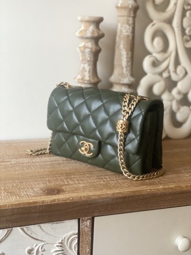 Handbag   Chanel  AS3393  size  14x22x8 cm