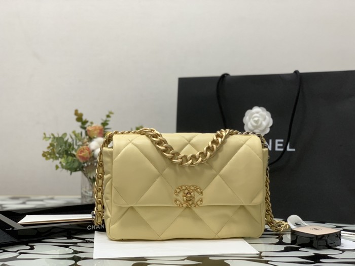 Handbag   Chanel  size 30  cm