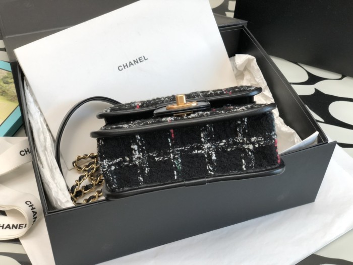 Handbag   Chanel   size  𝟷𝟽*𝟸𝟶.𝟻 *𝟼 𝚌𝚖