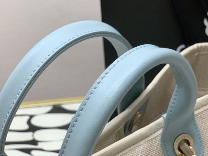 Handbag   Chanel  size 38 cm