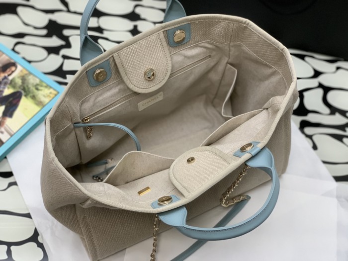 Handbag   Chanel  size 38 cm