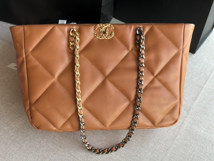 Handbag   Chanel  AS366  size 24 X41 X10  cm