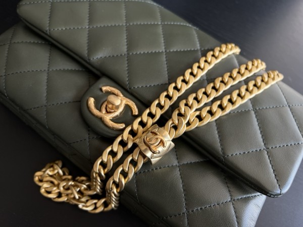 Handbag   Chanel  3393  size 16cmx25cm10 cm