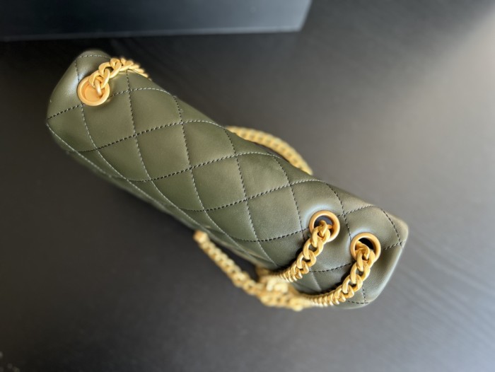 Handbag   Chanel  3393  size 16cmx25cm10 cm