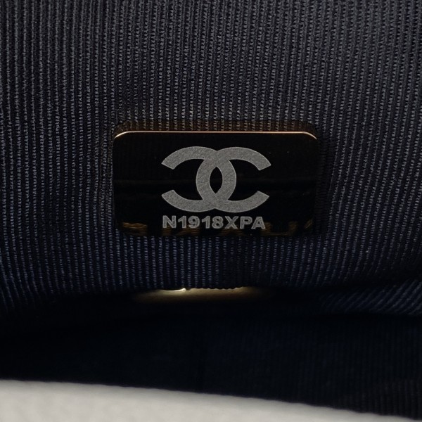 Handbag   Chanel  AS3368  size 13*17*6 cm