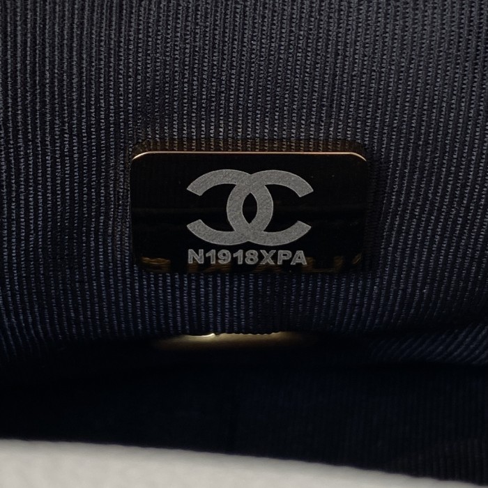 Handbag   Chanel  AS3368  size 13*17*6 cm