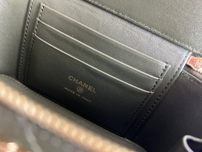 Handbag   Chanel  AP3044  size 17cmx9.5cmx8 cm