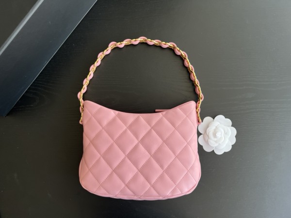 Handbag   Chanel  size 17.5cm24cm6 cm