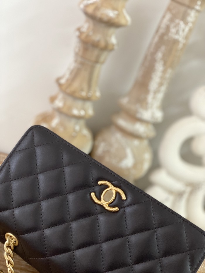 Handbag  Chanel  81221  size  19 cm