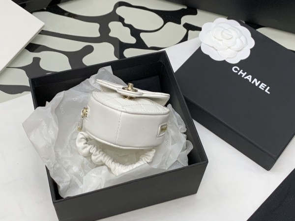  Handbag  Chanel   size  8*8.5*5.5* cm