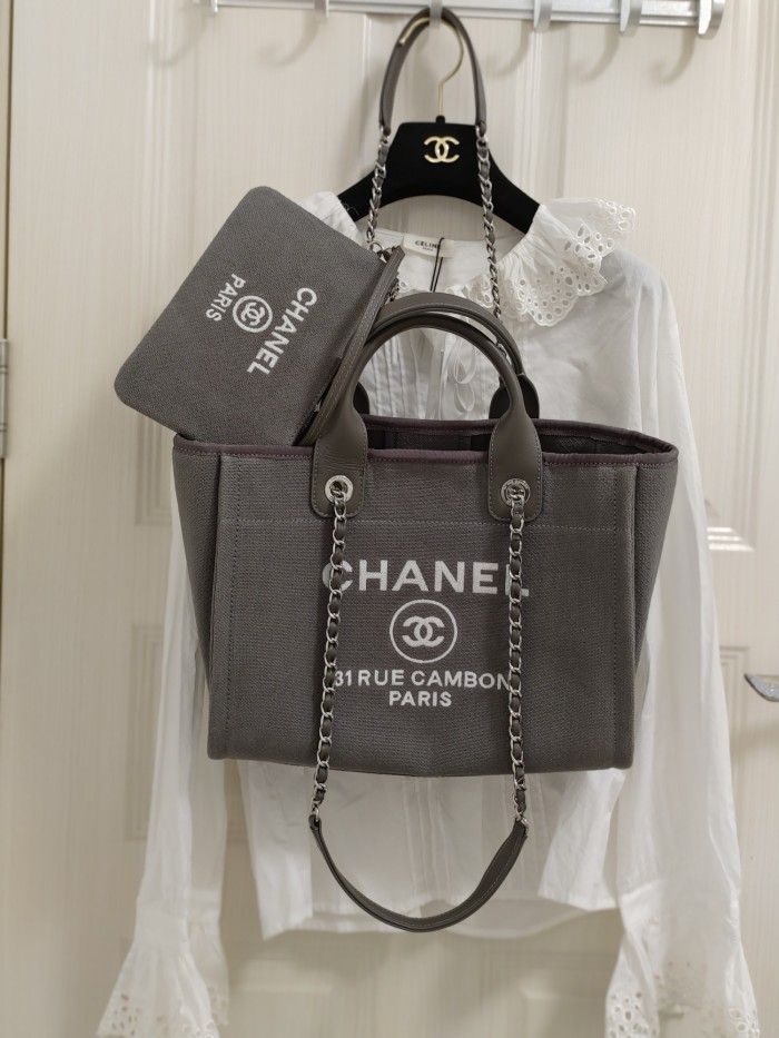 Handbag  Chanel  size  38 cm
