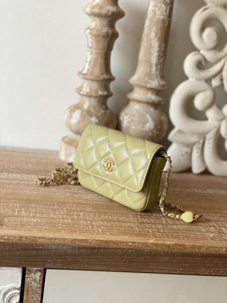 Handbag  Chanel   81228 size  12.5 cm