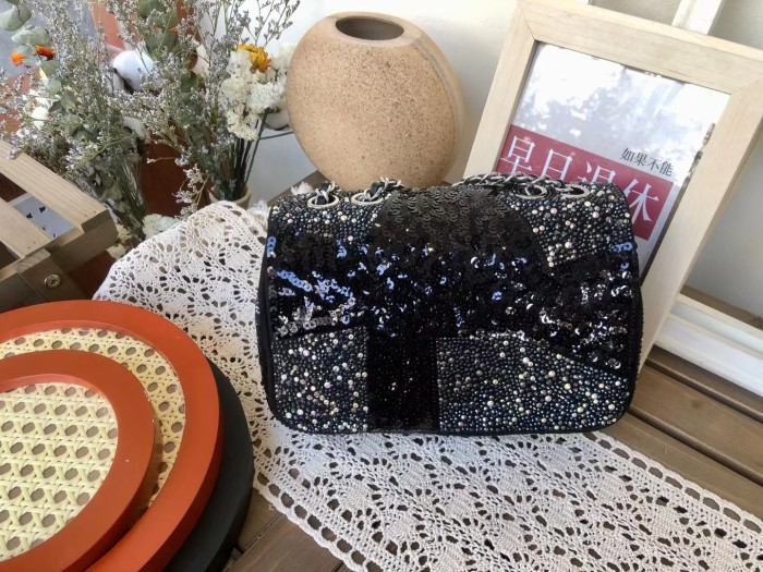 Handbag  Chanel   size  𝟐𝟎 𝐜𝐦