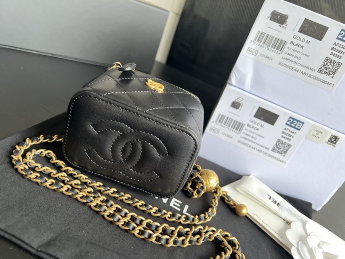 Handbag  Chanel  AP1447  size  8.5cmx11cmx7 cm