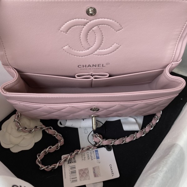 Handbag  Chanel  A01113  size  23 cm