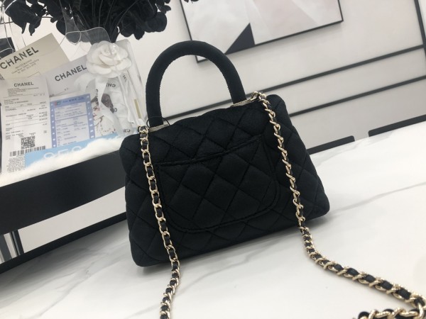Handbag  Chanel  AS2215  size  𝟏𝟑*𝟏𝟗*𝟗 𝑐𝑚