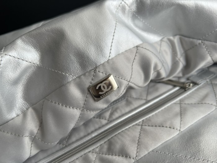 Handbag  Chanel  size  35cmx37cmx7 cm