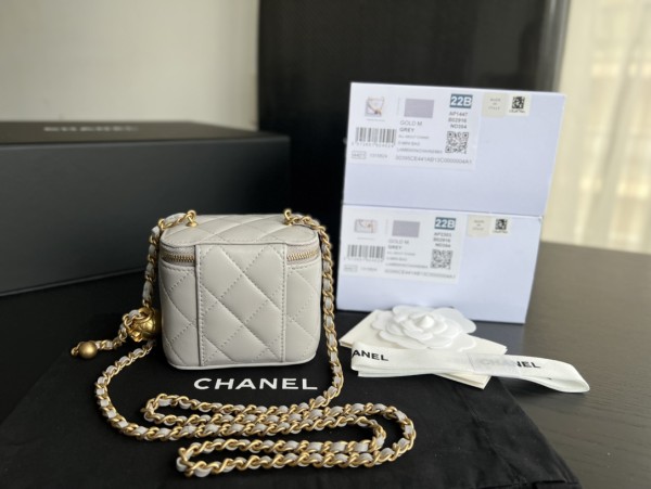 Handbag  Chanel  AP1447  size  8.5cmx11cmx7 cm 