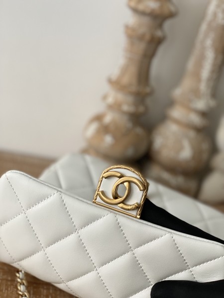 Handbag  Chanel  3474  size  15*20*8 cm