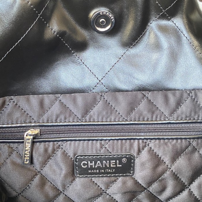 Handbag   Chanel  AS3261  size  39×42×8 cm