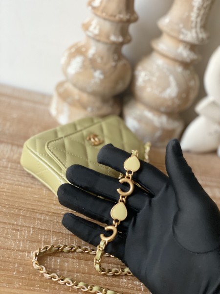 Handbag  Chanel   81228 size  12.5 cm