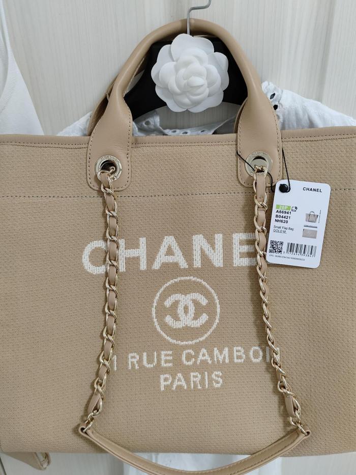 Handbag   Chanel  size  38 cm