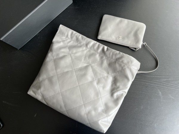 Handbag  Chanel  size  39cmx42cmx8 cm